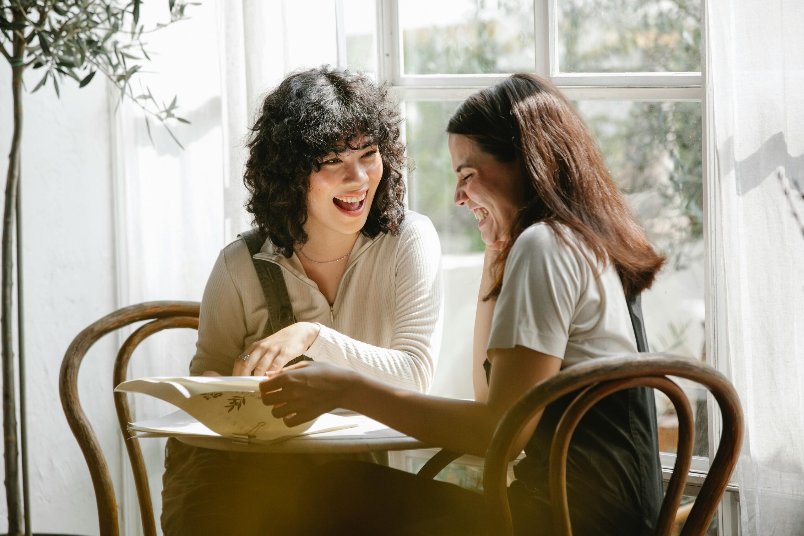 Read more about the article How Does Speech Therapy Improve Voice Disorders and Vocal Strain?