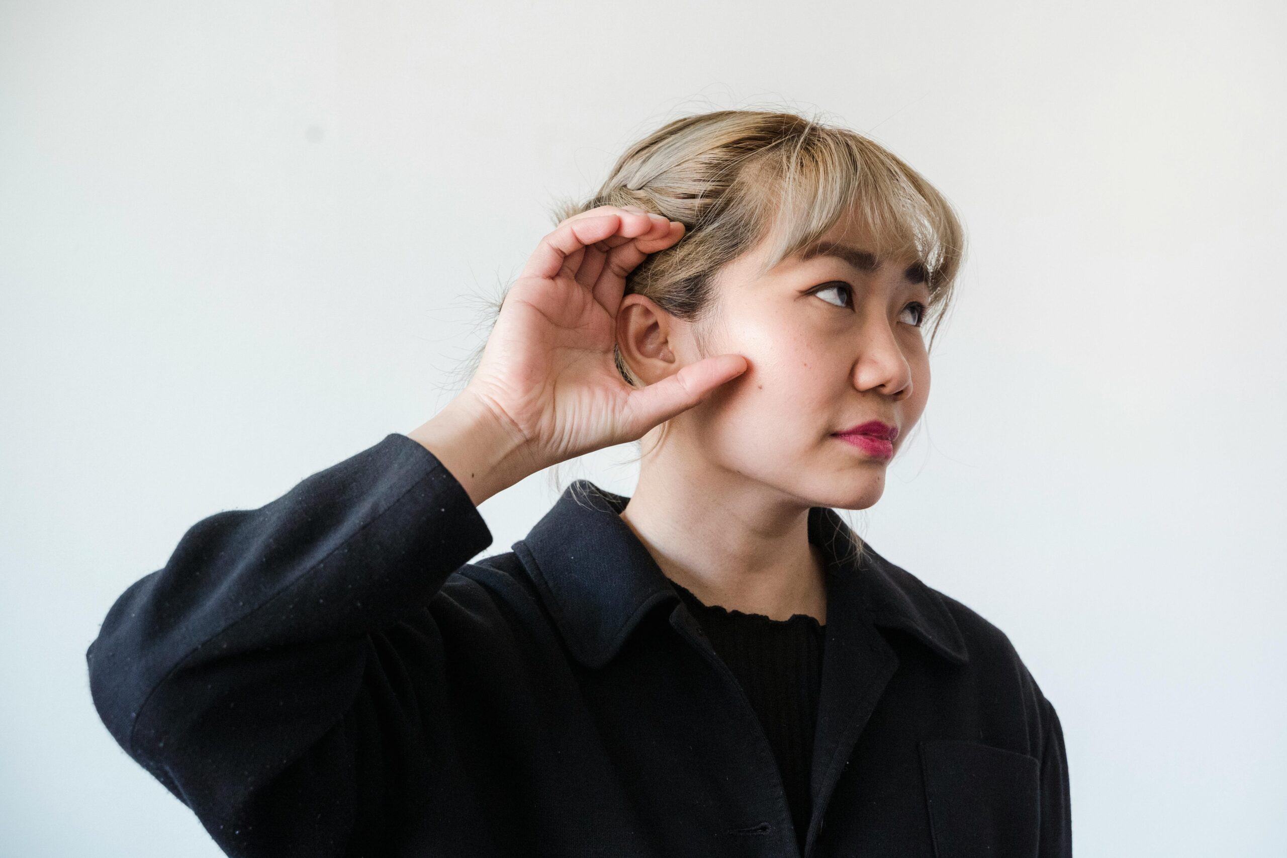 Read more about the article What Are the Early Signs That You May Need a Hearing Test?
